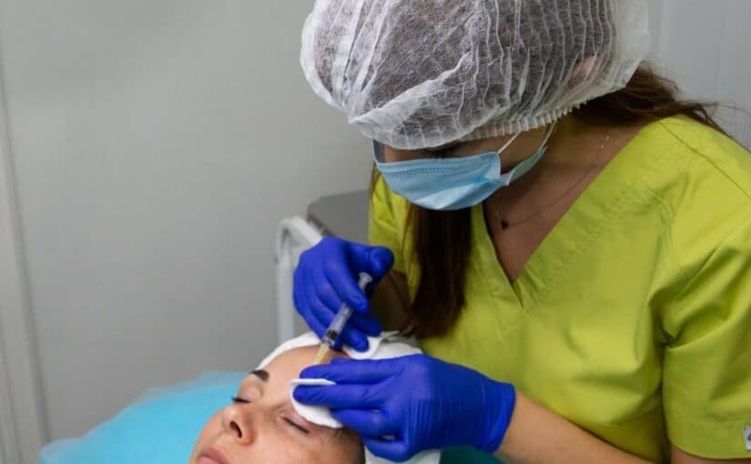 Медицинский центр «Відновлення» предлагает широкий спектр услуг в отделении дерматокосметологии